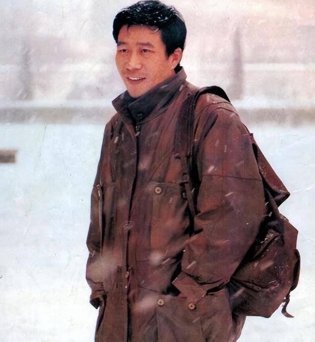 到了北京的李雪峰正准备干一番大事业,却没有想到跑龙套的日子过得