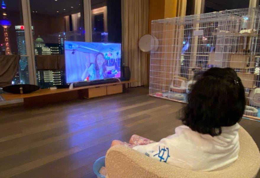 原创angelababy意外曝光上海过亿网民币豪宅巨厅饱览东方明珠