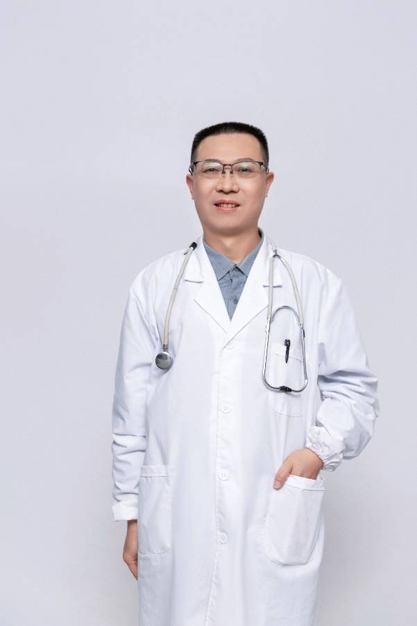 【名医风采】执业医师赖华明简介_小儿_中医药学会_齐铁雄