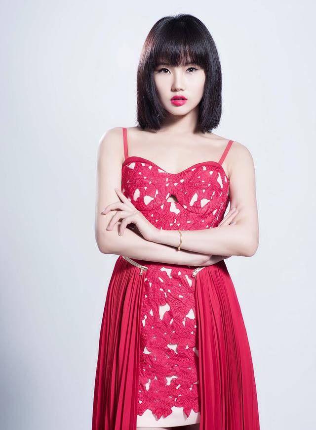 歌手黄龄自曝恋情,昔日与许嵩绯闻再被质疑,网友祝福声一片_嘉宾_单身