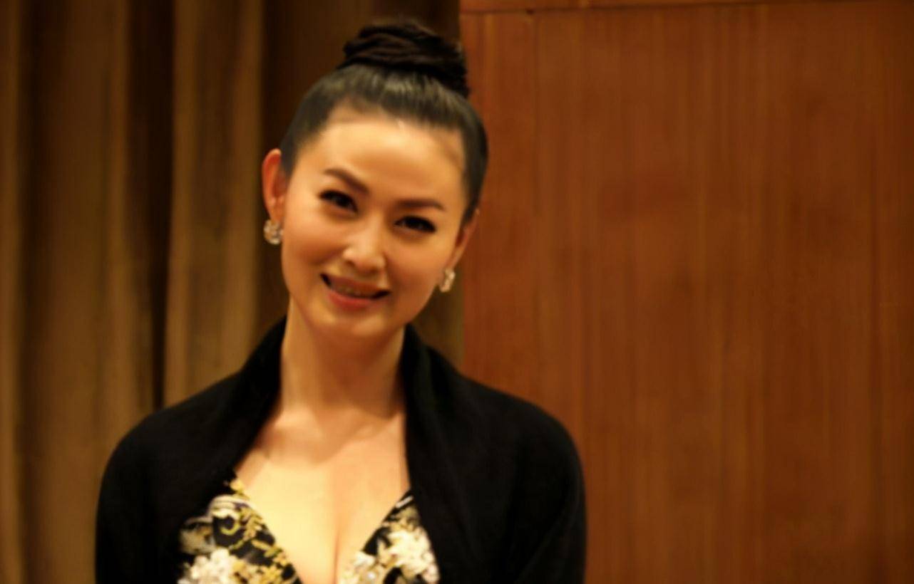 因戏生情"潘六姐"与"武松"在一起,现在47岁美如仙女