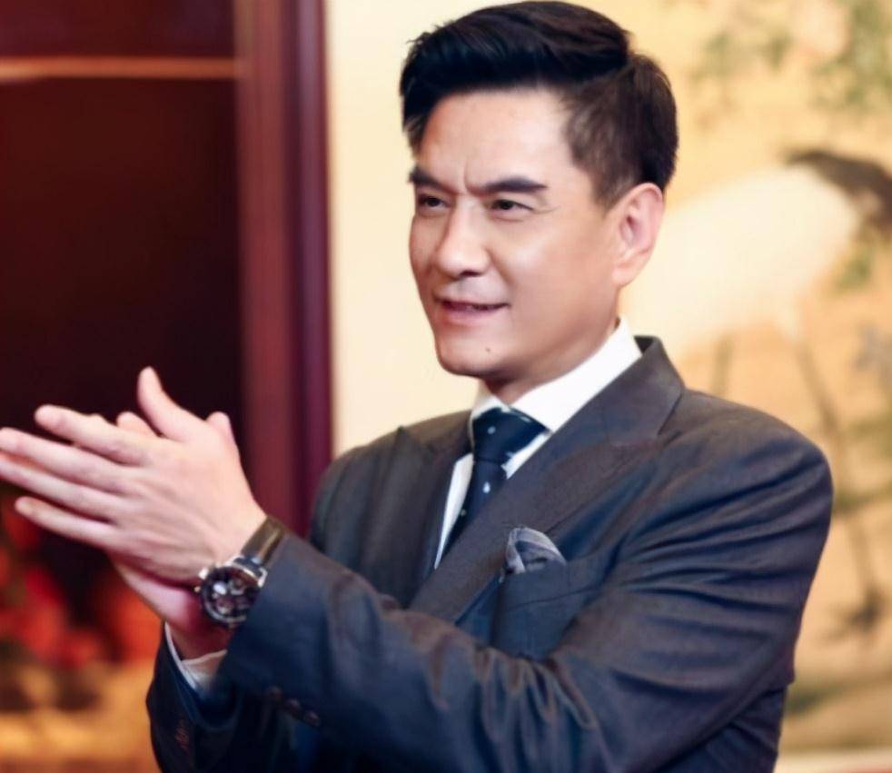 我国很多演员都是以反派角色成名,低调的男演员李强就是其中之一.