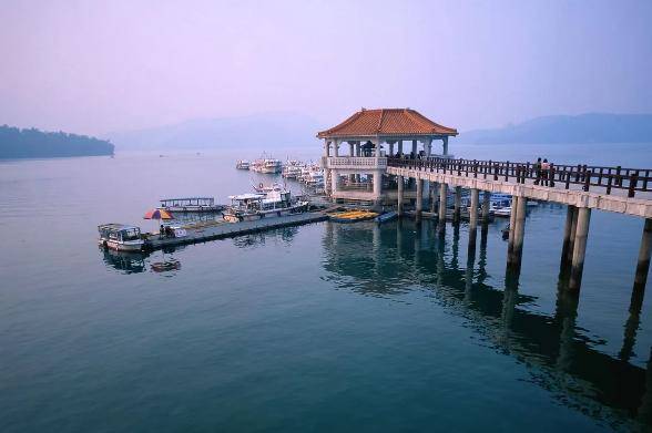 亭台楼阁、寺庙古塔！台湾这一湖泊，水面比西湖还大，景色超美