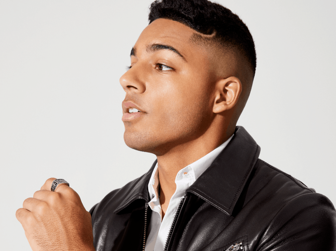 如今身高一米八八是娱乐圈新贵_michael_behling_evans