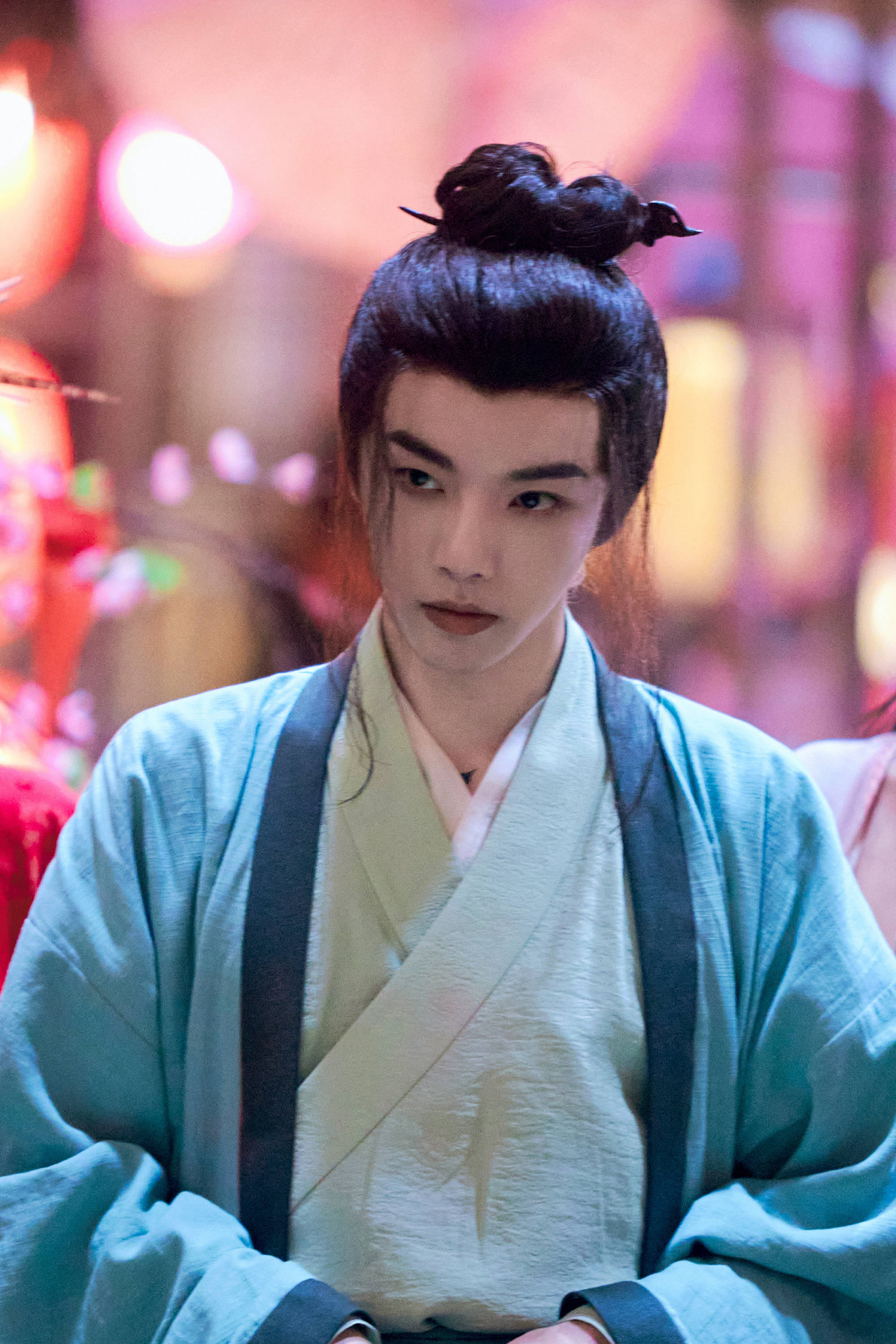 华晨宇cos酒剑仙清俊公子人如玉