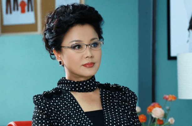 原创演员于小慧没出月子被迫离家单亲妈妈35年风光背后有眼泪