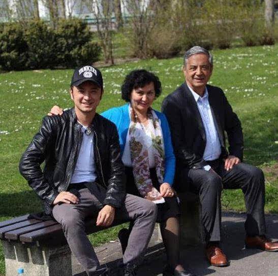 舞台主持小尼父母不一般老婆颜值美过热巴儿子曝光闹乌龙