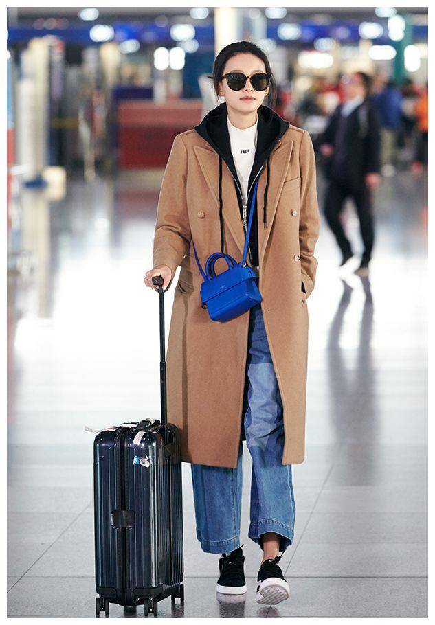 原创孙怡不当腿模真是浪费黑丝下的仙鹤腿太撩人连女人都上头