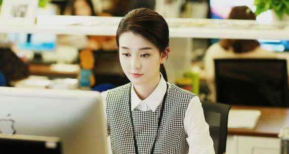 关雎尔活不成曲妖精更得不到赵医生的爱,但她正在遇到更好的自己_曲筱