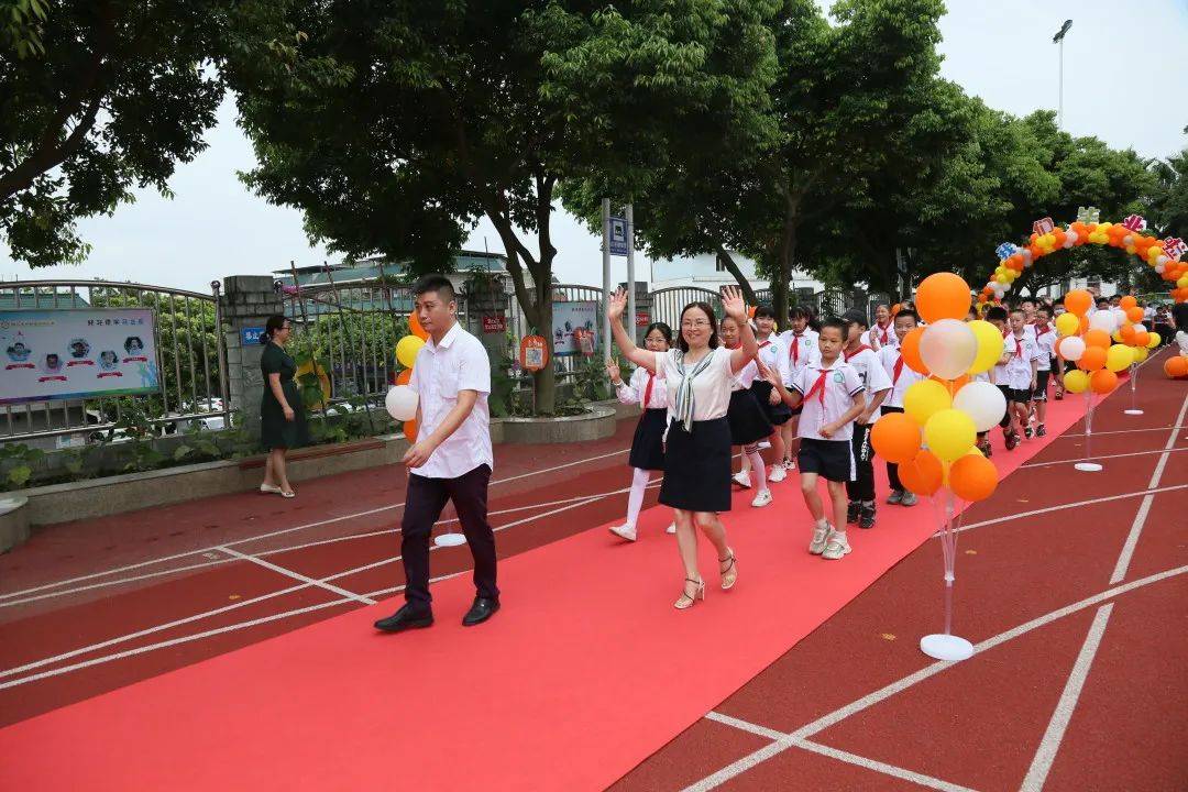 四川天府新区新兴小学隆重举行2022届毕业典礼_活动_祝福_青春