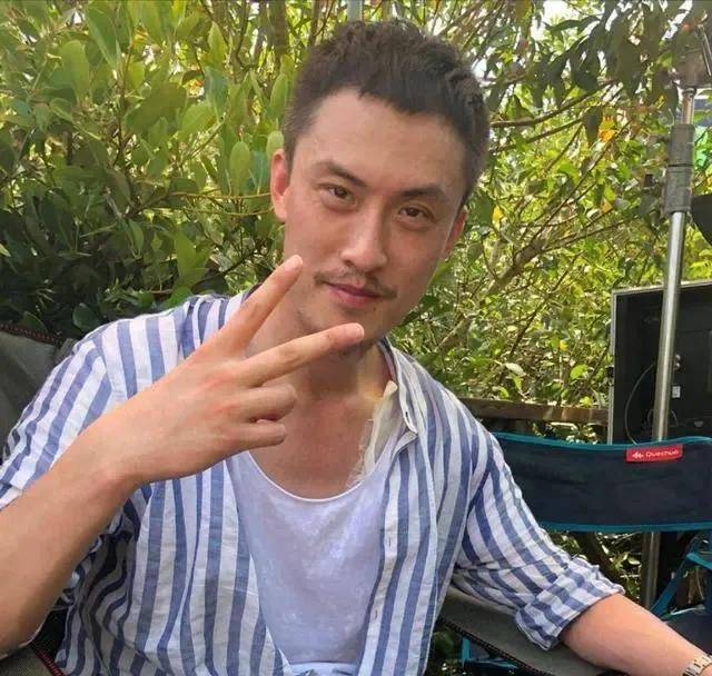 许君聪就让你看看不搞笑的他是什么样子_表演_观众_女儿