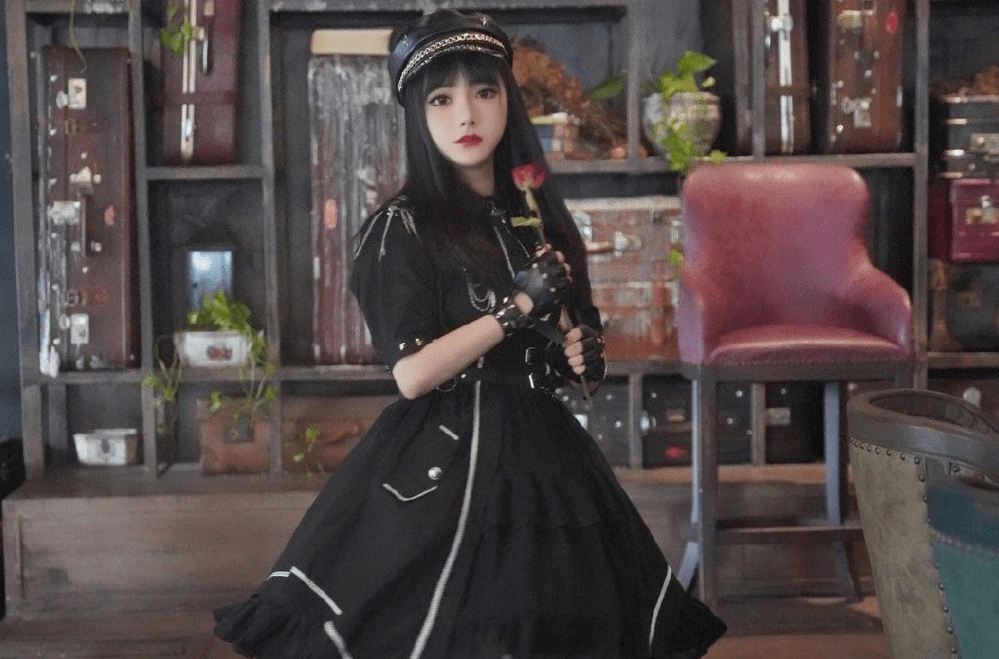 爱好,但从未参与假赛,并且也没有在峡谷之巅当导演去雇佣演员掌控比赛