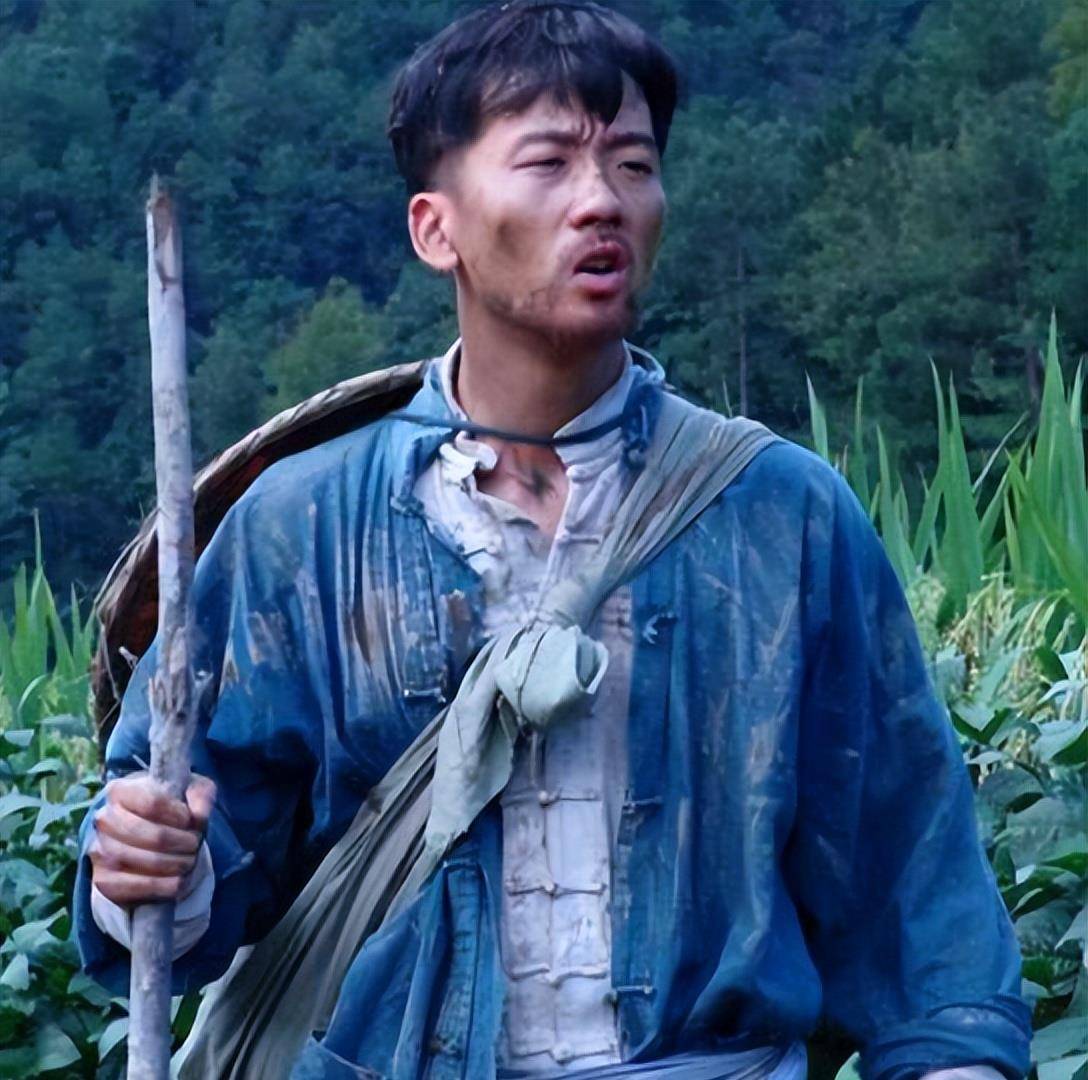 陈创因长得丑被导演安排演条狗今靠福贵逆袭成三料影帝