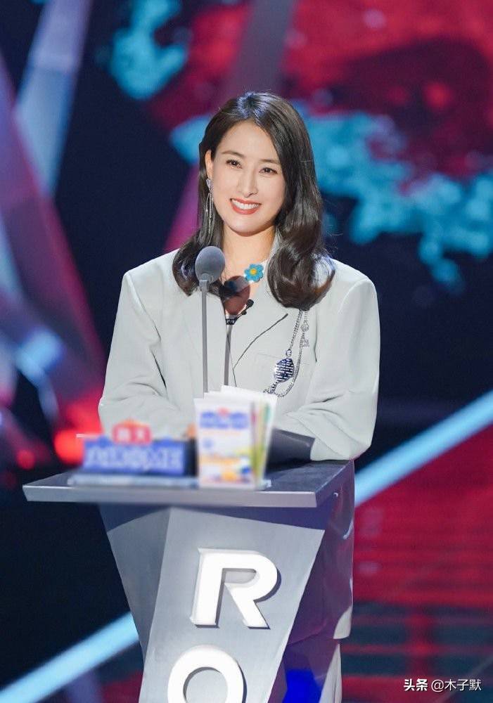 张雨绮黄奕上吐槽大会,经历过不幸婚姻,却活成了又美又飒的女人