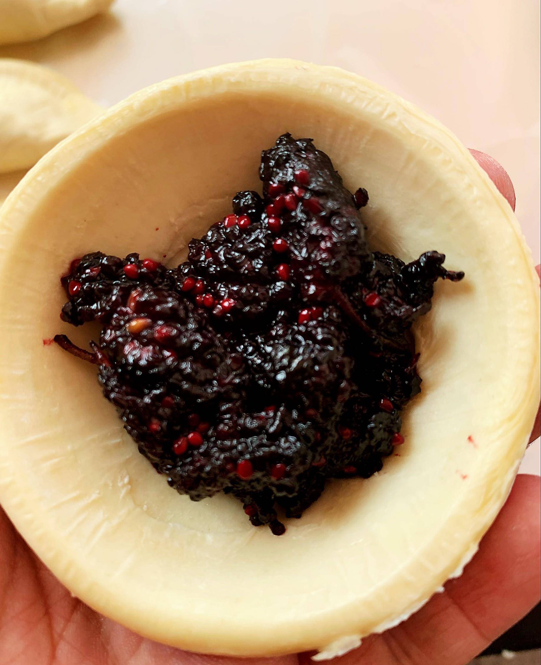 原创蛋挞皮版桑葚派外皮酥香内馅酸甜可口超好吃下午茶点心