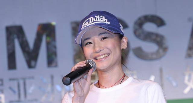 16岁便摘取奥运会冠军,巅峰时期退役进娱乐圈做歌手,却不温不火_桑雪