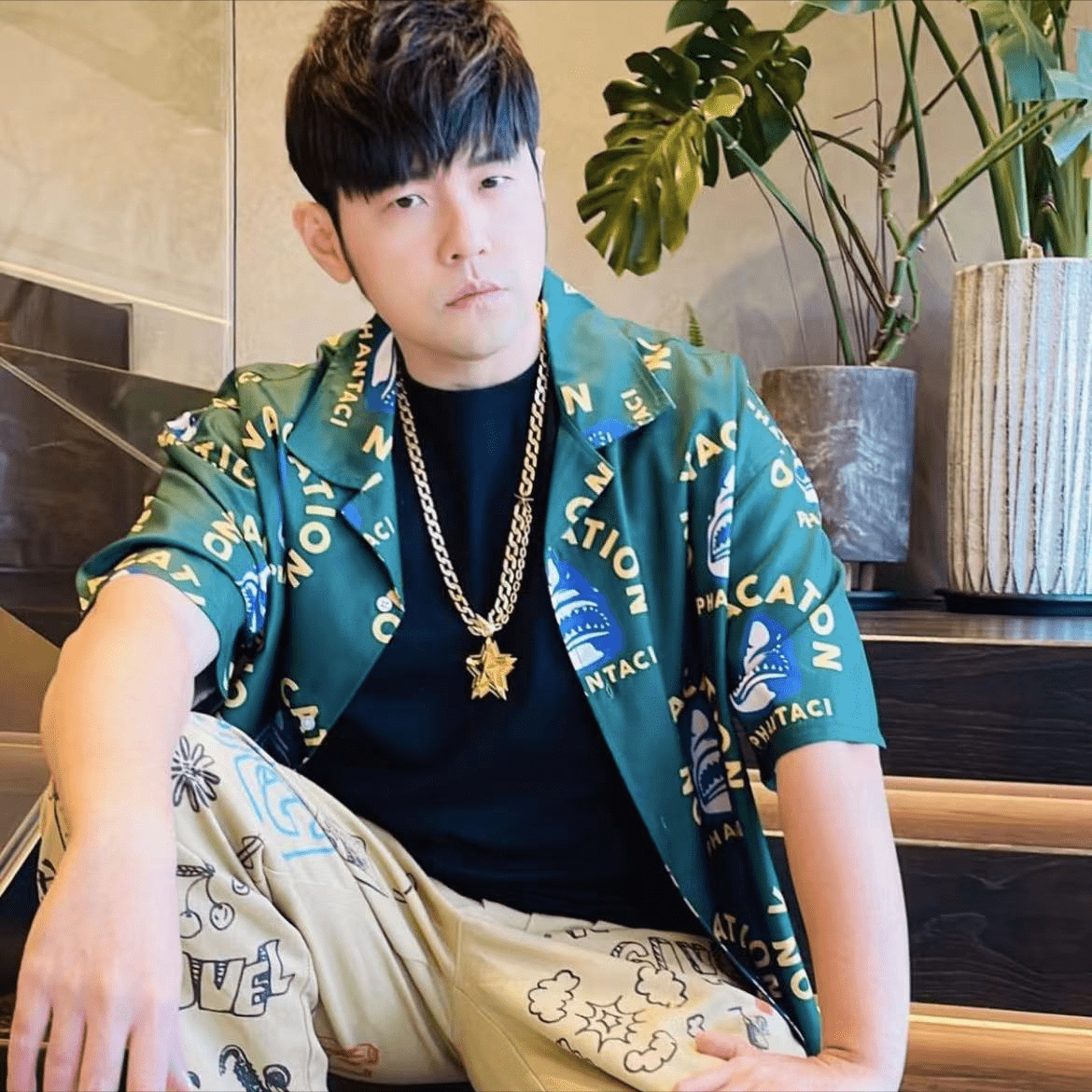 周杰伦昆凌、大S具俊晔开心聚会,小S林俊杰兴奋作陪