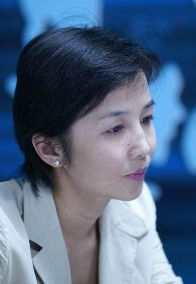 主持人和晶,录制节目与老公结缘,36岁当妈妈,今已成亿万富婆