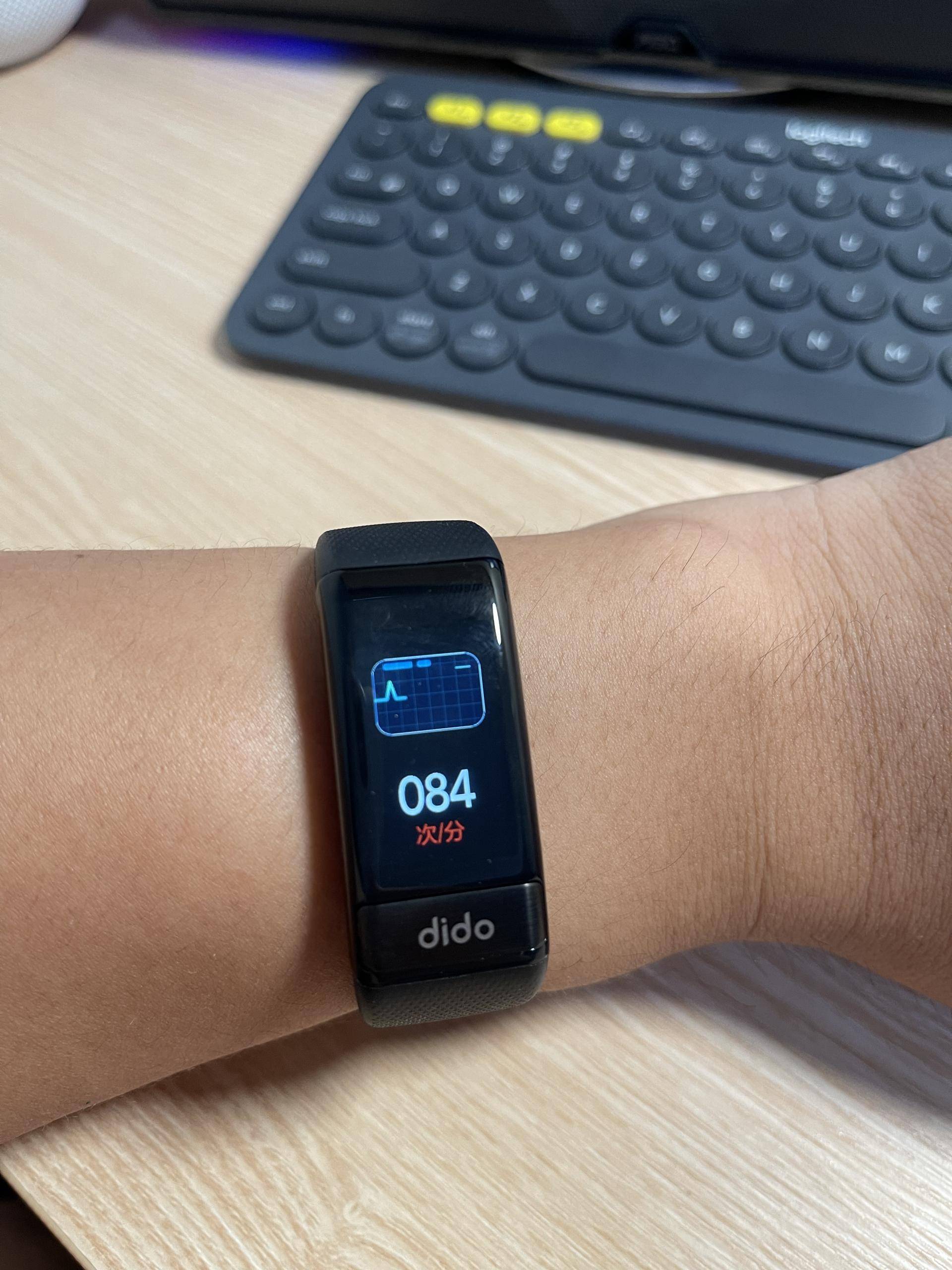 智能手环真的能呵护健康didoy1高精密测血压手环守护你的心脏