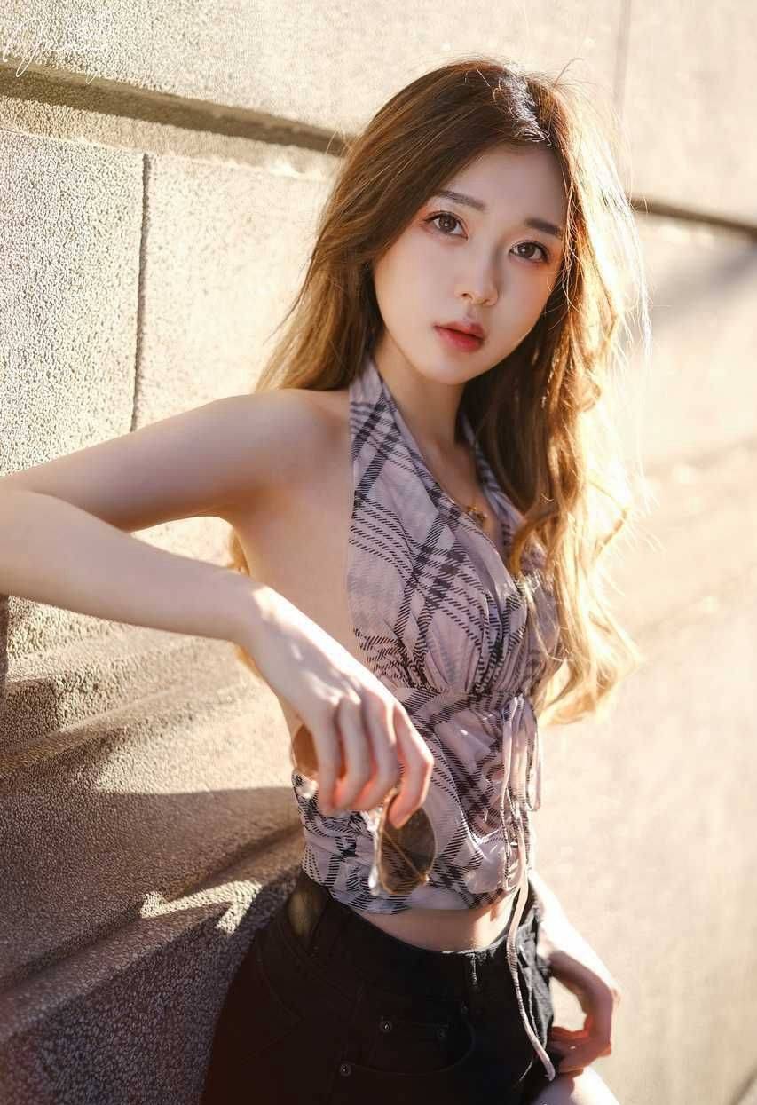 超短裤校花就没大长腿美背性感写真