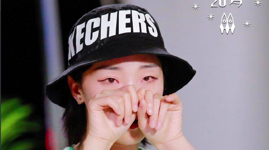 火箭少女101成员被当众"羞辱"背后:艺人与经纪公司相爱相杀_yamy_徐明