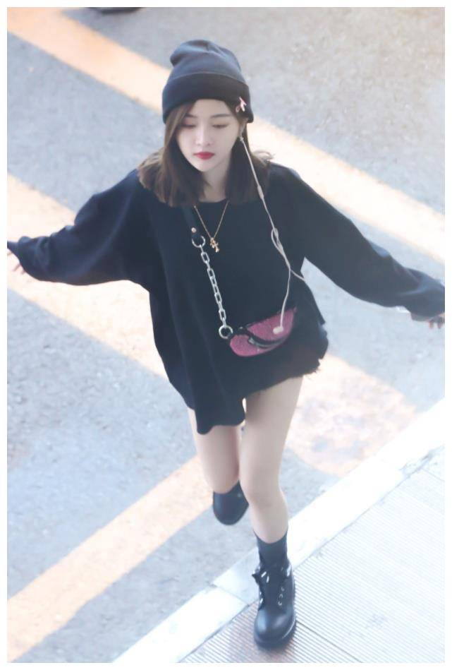 吴宣仪是袜子达人吧看上去跟鞋子融为一体了真会穿