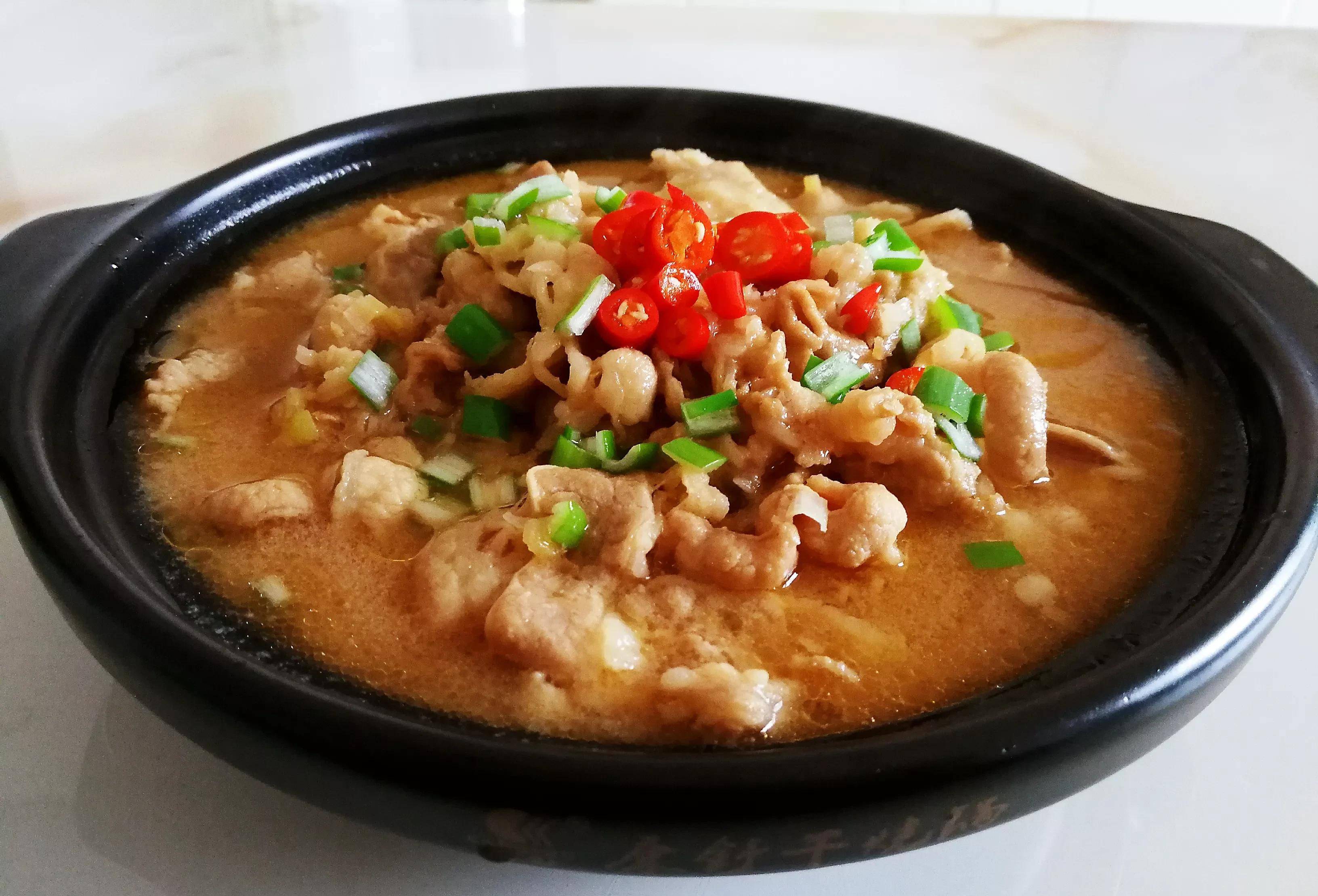 原创寒冬腊月做一道热气腾腾的沙茶豆花肥牛从舌尖一直温暖到心底