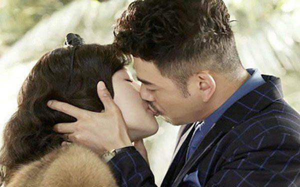 杨烁吻过的女人,刘涛半推半就,古力娜扎完美负距离_佟丽娅_观众_葛