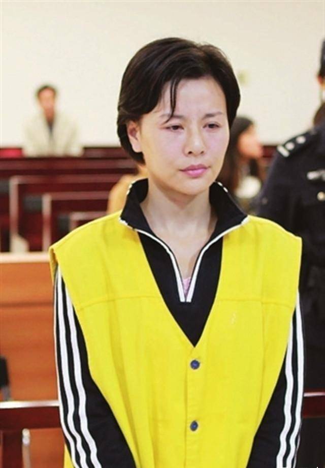 靠姿色混入上流社会,4年借了17亿的女模特顾春芳,如今怎么样?