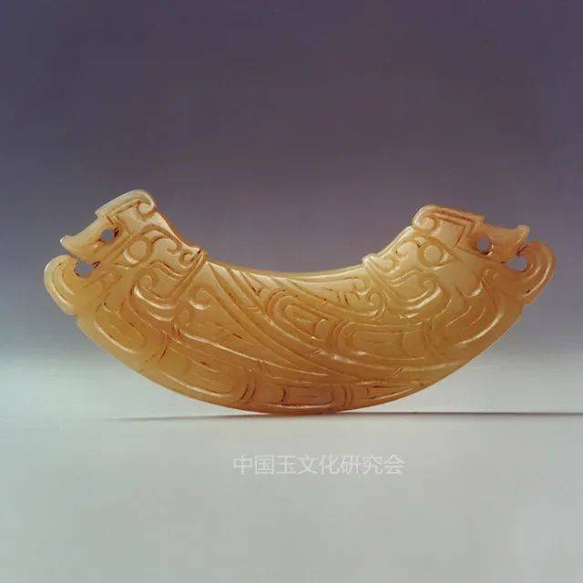 4厘米,厚1厘米年代:商兽面纹玉戚兽面螭纹玉璏 汉寿字纹玉扳