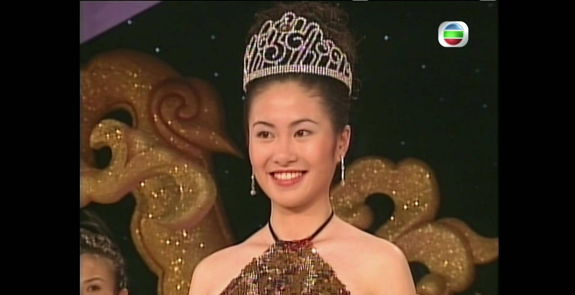 但是叶璇其实只在韦尔斯利大学上了一年课就去参加选美,获得冠军以后