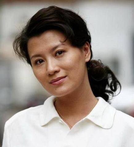 61岁李幼斌近照隐瞒了12年的三婚老婆原来是我们熟悉的她