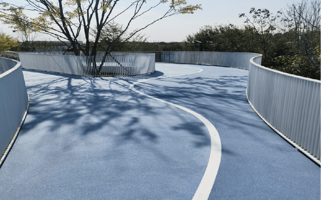 城市风景 彩色铺装的过街天桥美轮美奂_桥面_材料_性能