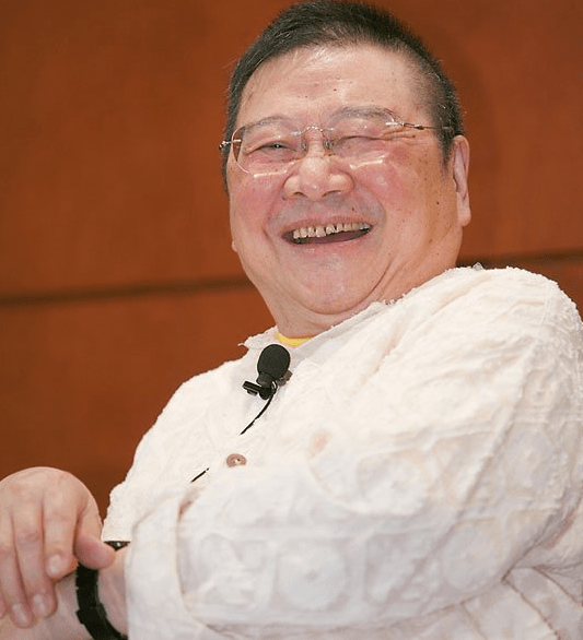 倪匡生前饱受皮肤癌折磨,拒绝手术及化疗看淡生死