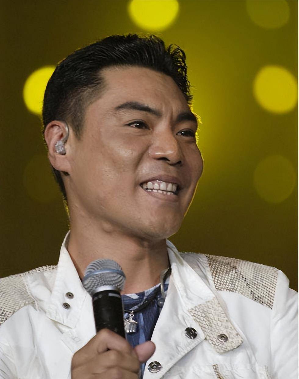 原创演员方舒一婚嫁师兄二婚嫁屠洪刚65岁仍单身与女儿相依为命
