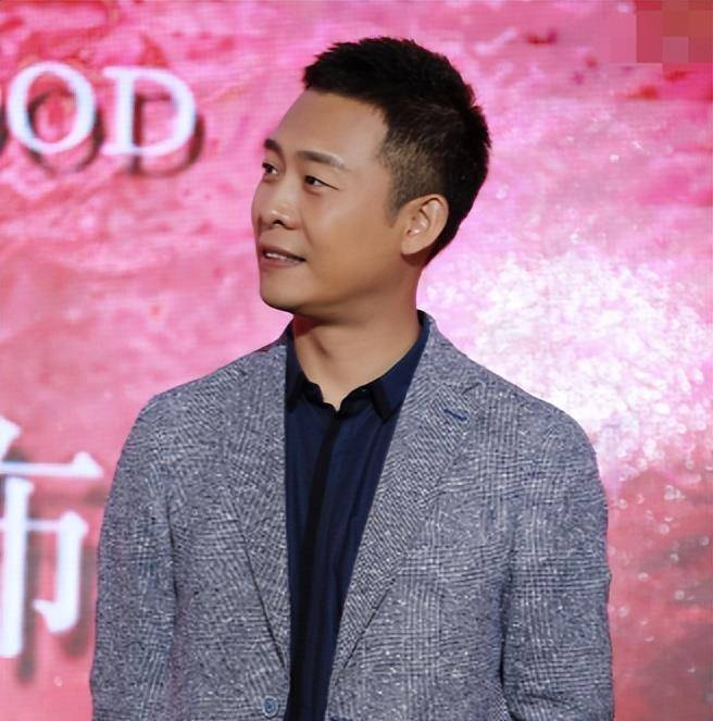 2004年他失去了他的白月光,2年后闪婚,与妻子丁克16年_张译_郭娜_表演