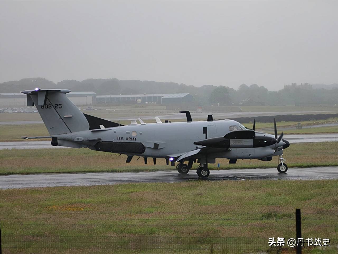 实际上非常危险的rc-12系列情报飞机_美国陆军_无线电信号_开始服役