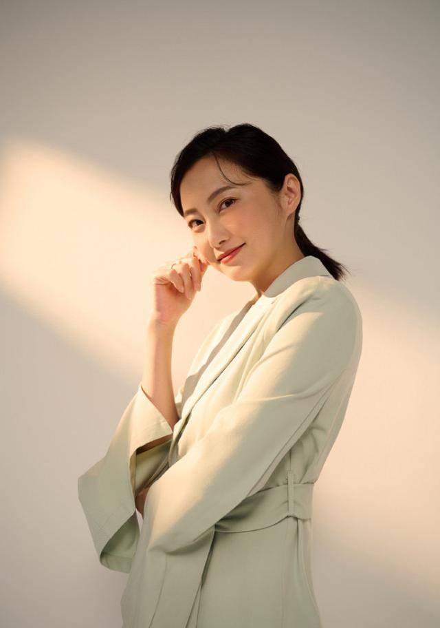 恭喜42岁赵小侨剖腹生产母女平安女儿典典提前15天出生