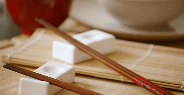 筷子是何时起源的？