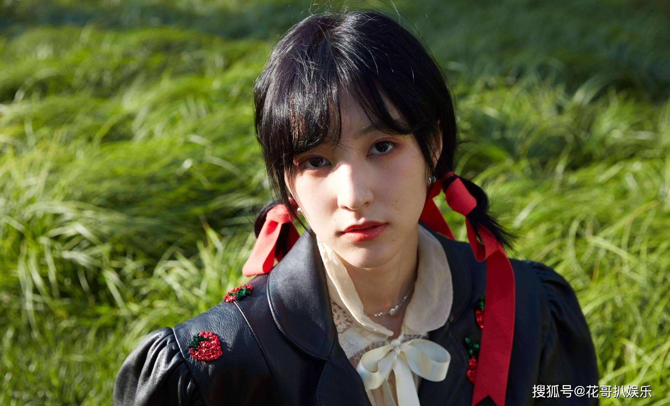 也有王悦伊的粉丝骂华晨宇简直就是天生的渣男,娃爸勾搭小妹妹本来就