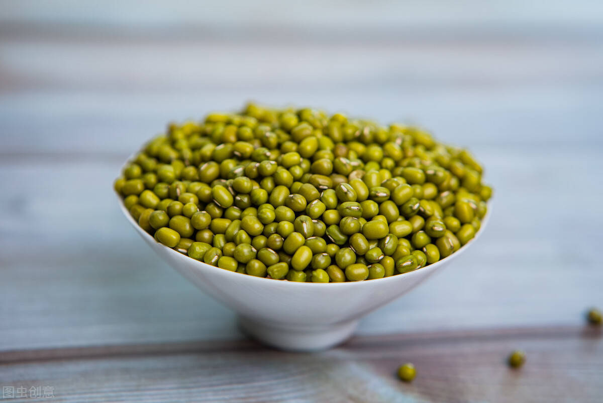 原创建议中老年人夏天尽量常吃二绿消暑开胃缓解疲乏身体好