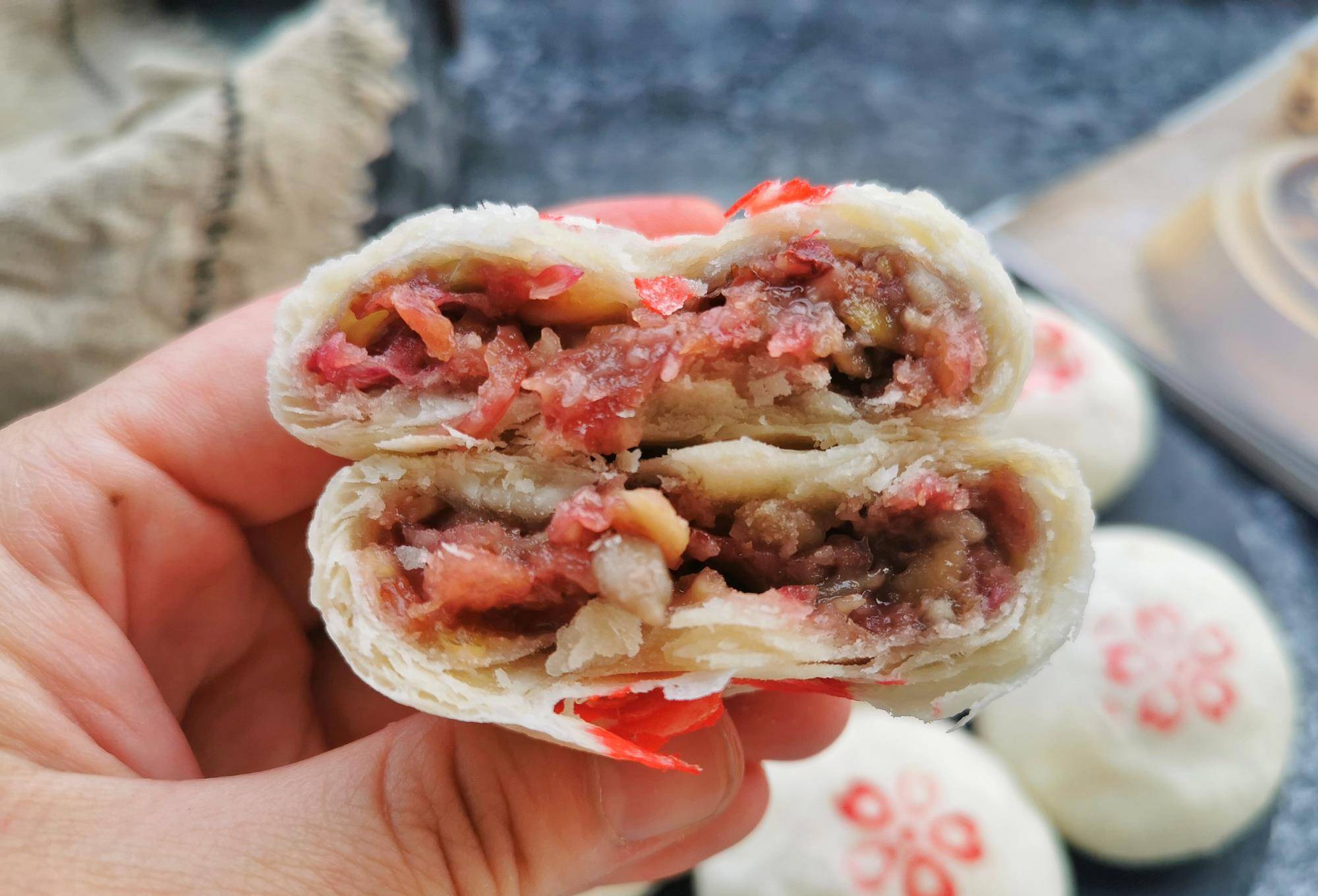 酥到掉渣的玫瑰果仁月饼,甜而不腻,口齿留香,配方和步骤超详细_苏式