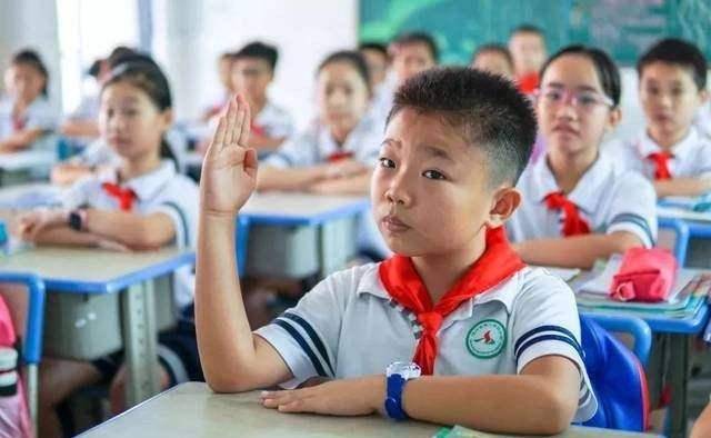 2022年发出新通知，在职老师可以为学生补课了，家长举双手赞成