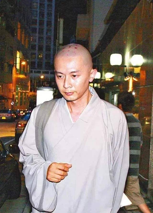 96版《笑傲江湖》演员现状:有人去世,有人出家,她55岁至今未嫁_吕颂贤