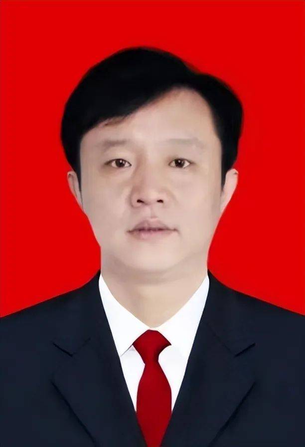 市委常委,区委书记孙世新主持会议并寄语.