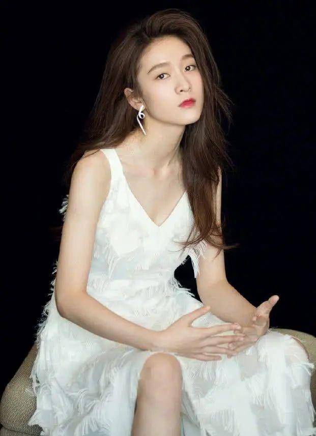 原创24岁张雪迎模样俊俏清新灵动演技不俗的新生代女神