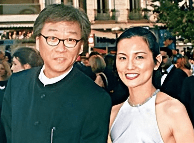 婚后的杨德昌很快和彭铠立领证结婚,而更让人嘲讽的是,曾和蔡琴提出无