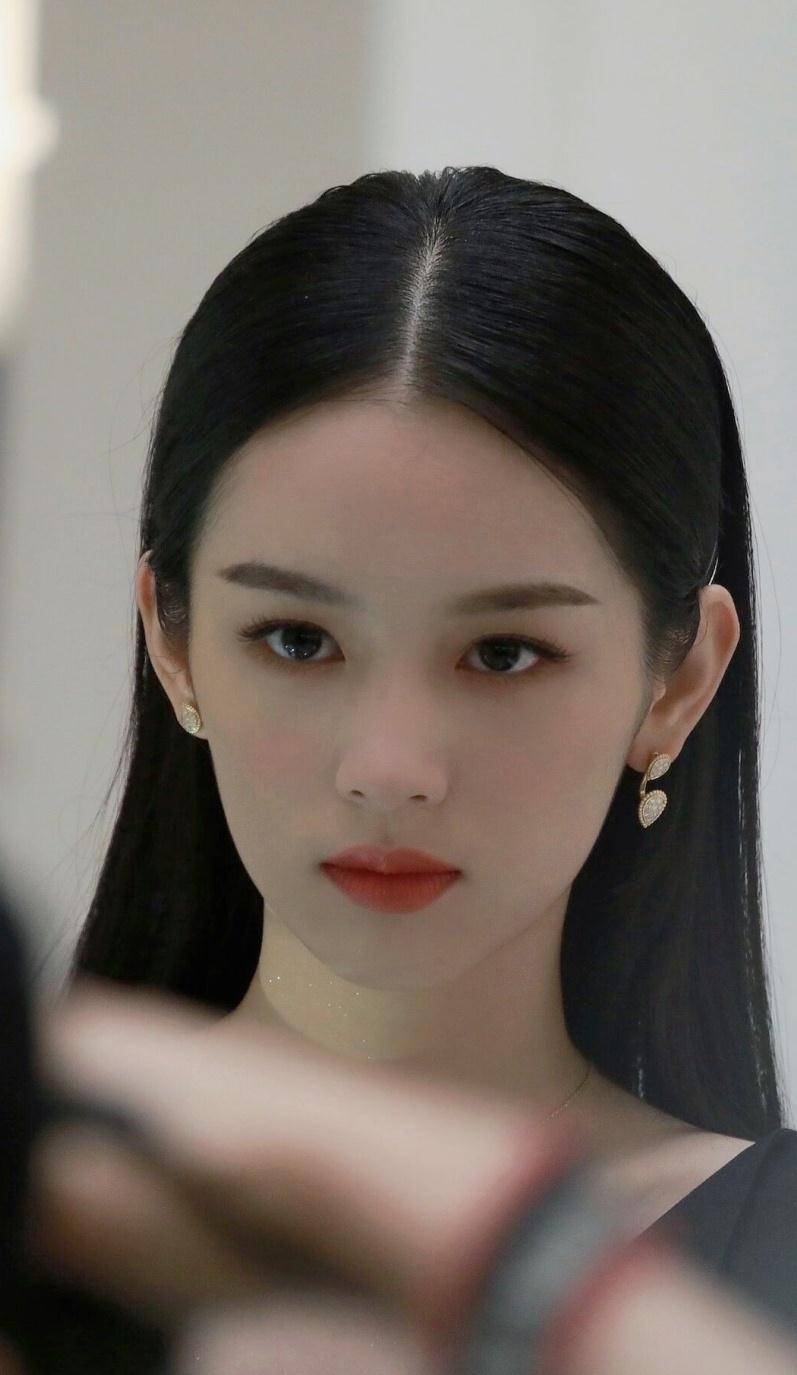 原创暖心的天使周也怎么靠着一张冷拽脸美晕全网