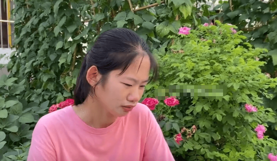 欣妈回家欣欣满脸不舍,婆婆一个举动让人破防_丈母娘_小康_时候