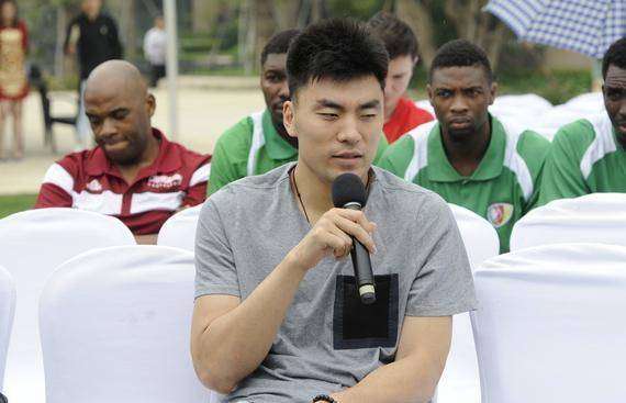 不到30岁就被问何时退役_李晓旭_篮板_辽宁队